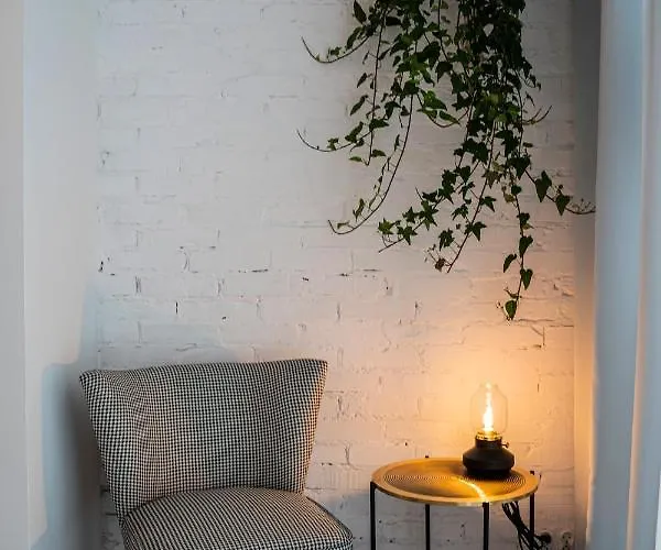 Folk By Anne & شقة وارسو