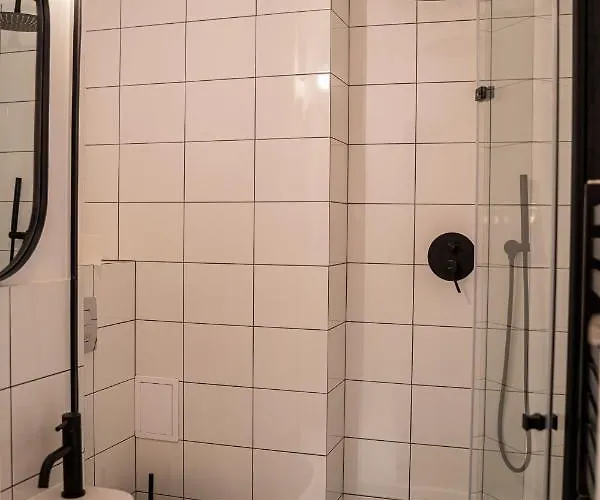 Folk By Anne & * Warsaw