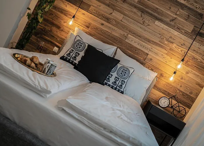 Folk By Anne & Apartment