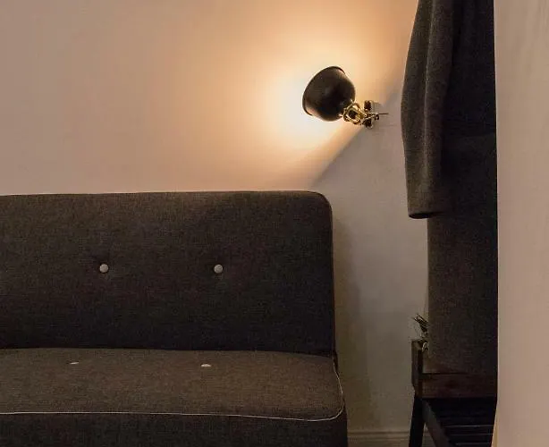 Folk By Anne & وارسو