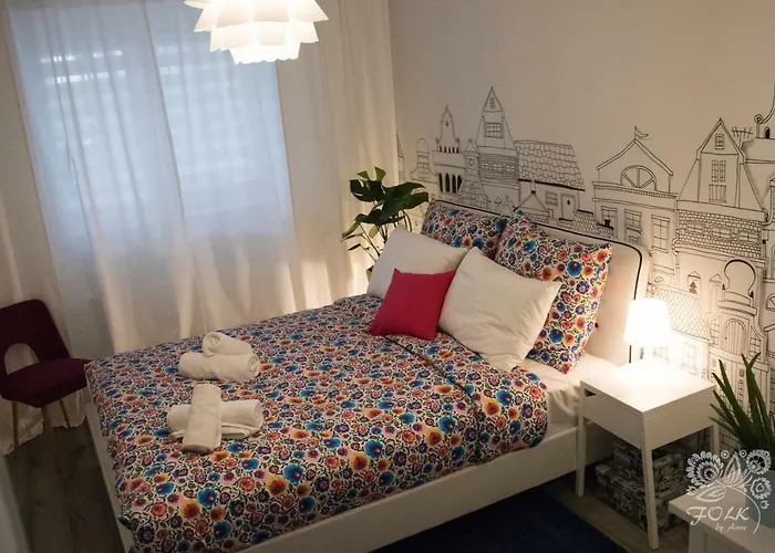 Apartment Folk By Anne & *