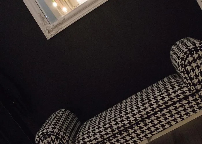 Folk By Anne & وارسو